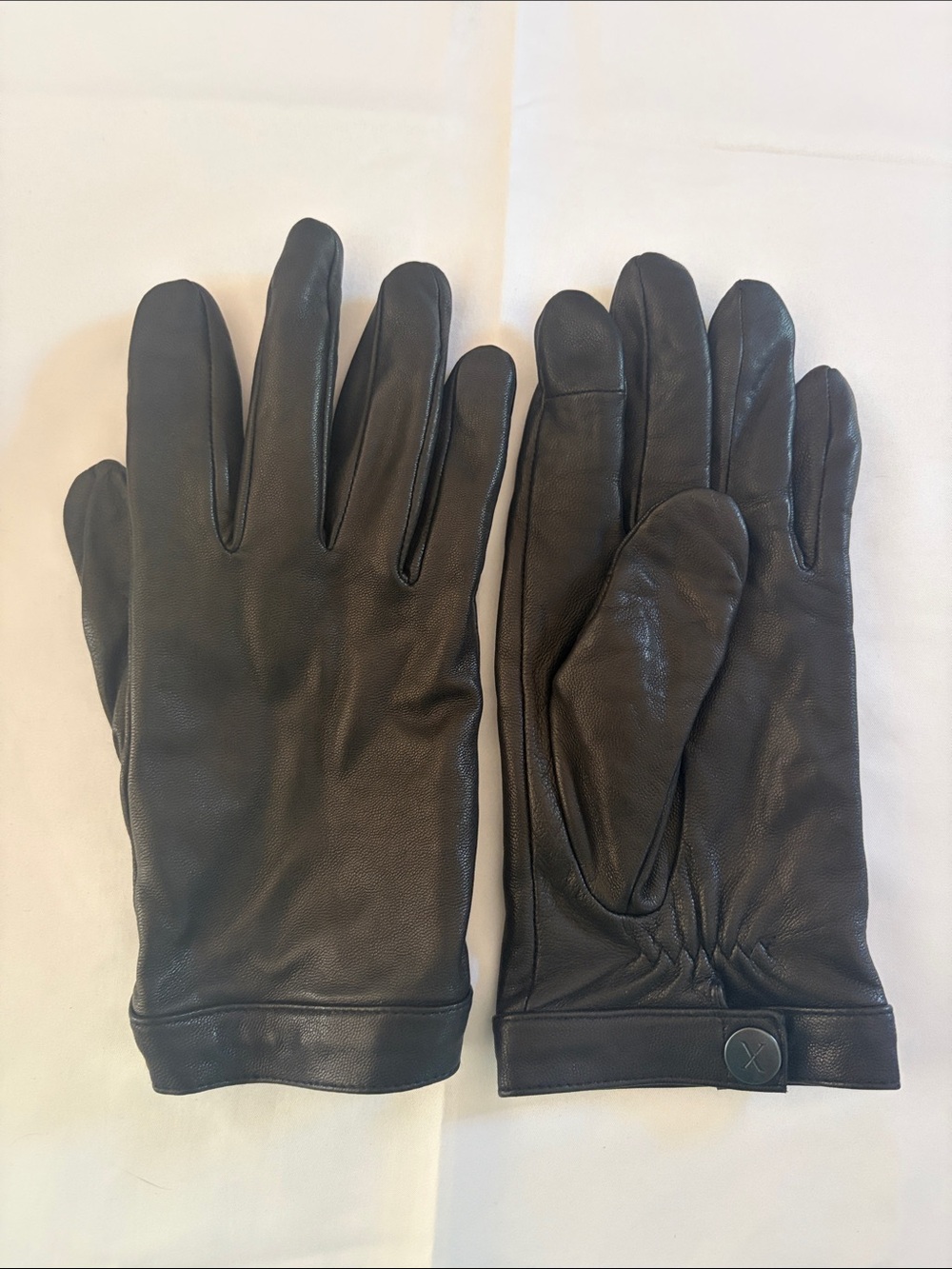 Express Women’s Gloves with Snap Detail